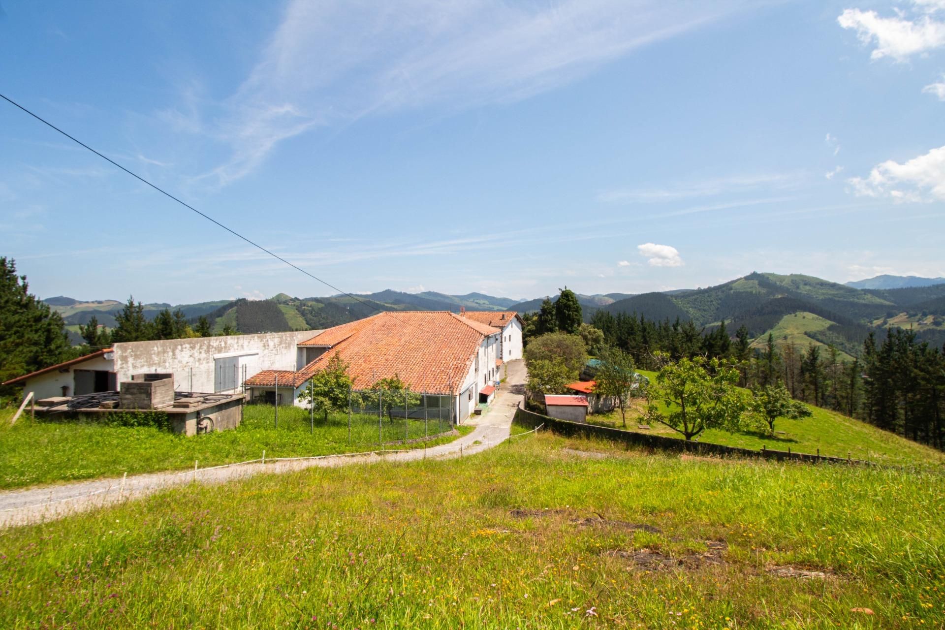 Vista exterior de Casa o xalet en venda en Markina-Xemein amb Calefacció, Jardí privat i Terrassa