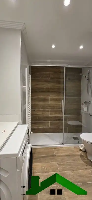Baño de Piso de alquiler en Bilbao  con Calefacción, Terraza y Horno