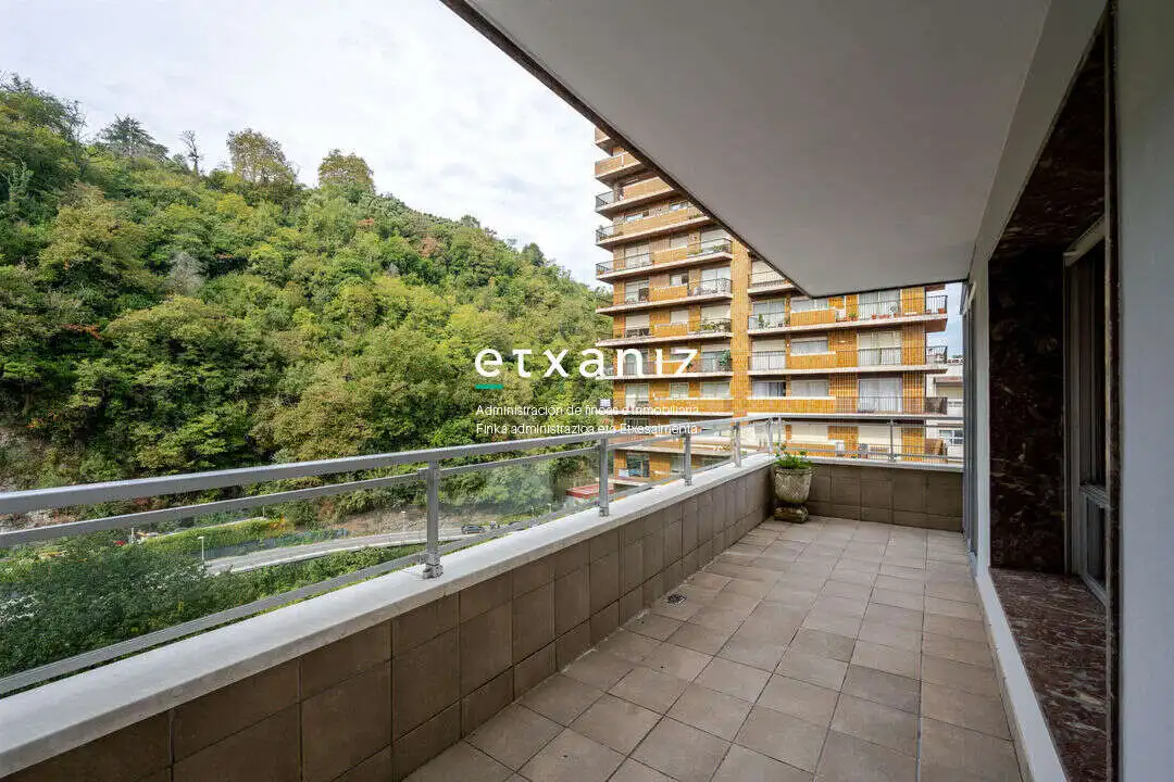 Piso con ascensor en venta en Catalina de Erauso Kalea