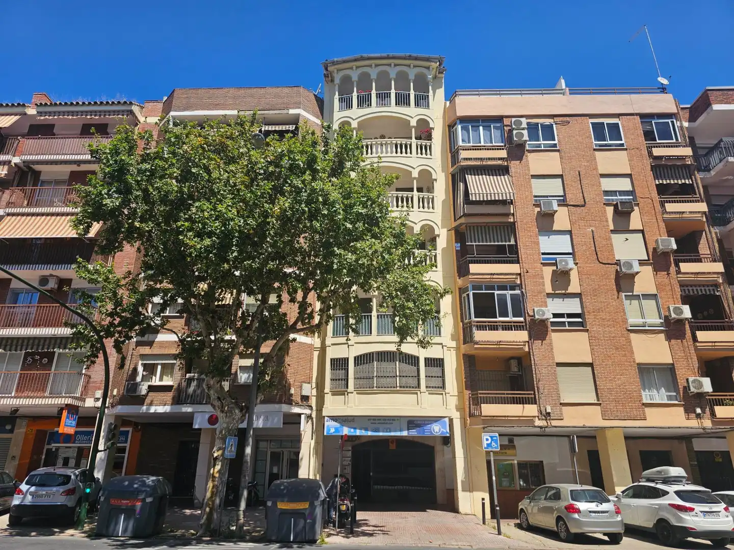 Vista exterior de Oficina en venda en Córdoba amb Aire condicionat i Traster