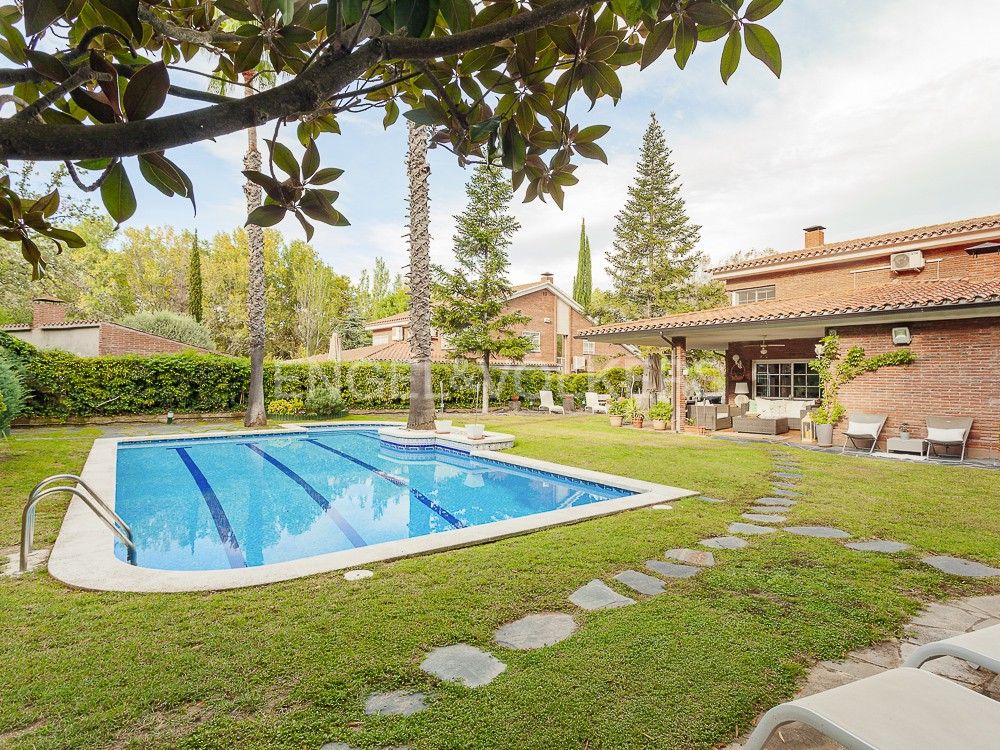 Jardí de Casa o xalet en venda en Sant Quirze del Vallès amb Aire condicionat, Calefacció i Jardí privat