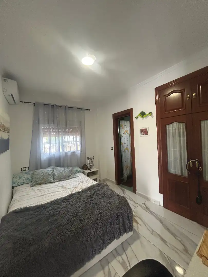 Dormitori de Casa o xalet en venda en Alhaurín de la Torre amb Aire condicionat, Jardí privat i Terrassa