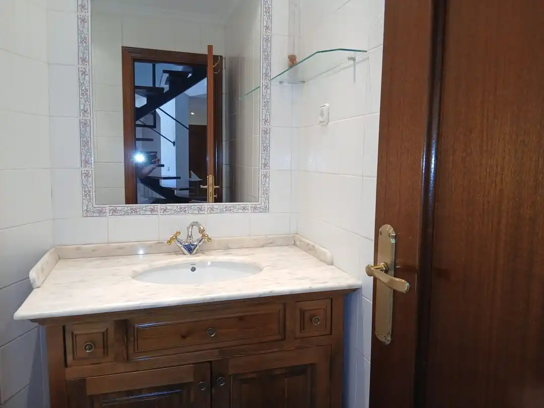 Baño de Dúplex en venta en Ezcaray con Calefacción, Piscina y Balcón