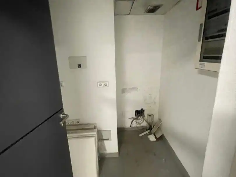 Oficina de lloguer en Vigo  amb Aire condicionat i Balcó
