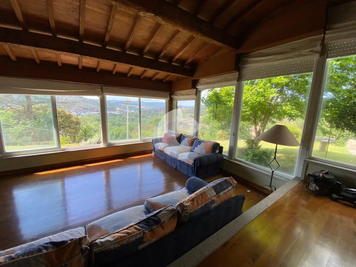 Sala d'estar de Casa o xalet en venda en San Cibrao das Viñas amb Calefacció, Jardí privat i Parquet