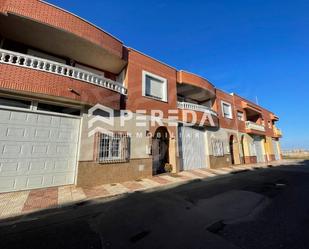 Vista exterior de Casa o xalet en venda en Roquetas de Mar amb Aire condicionat i Balcó