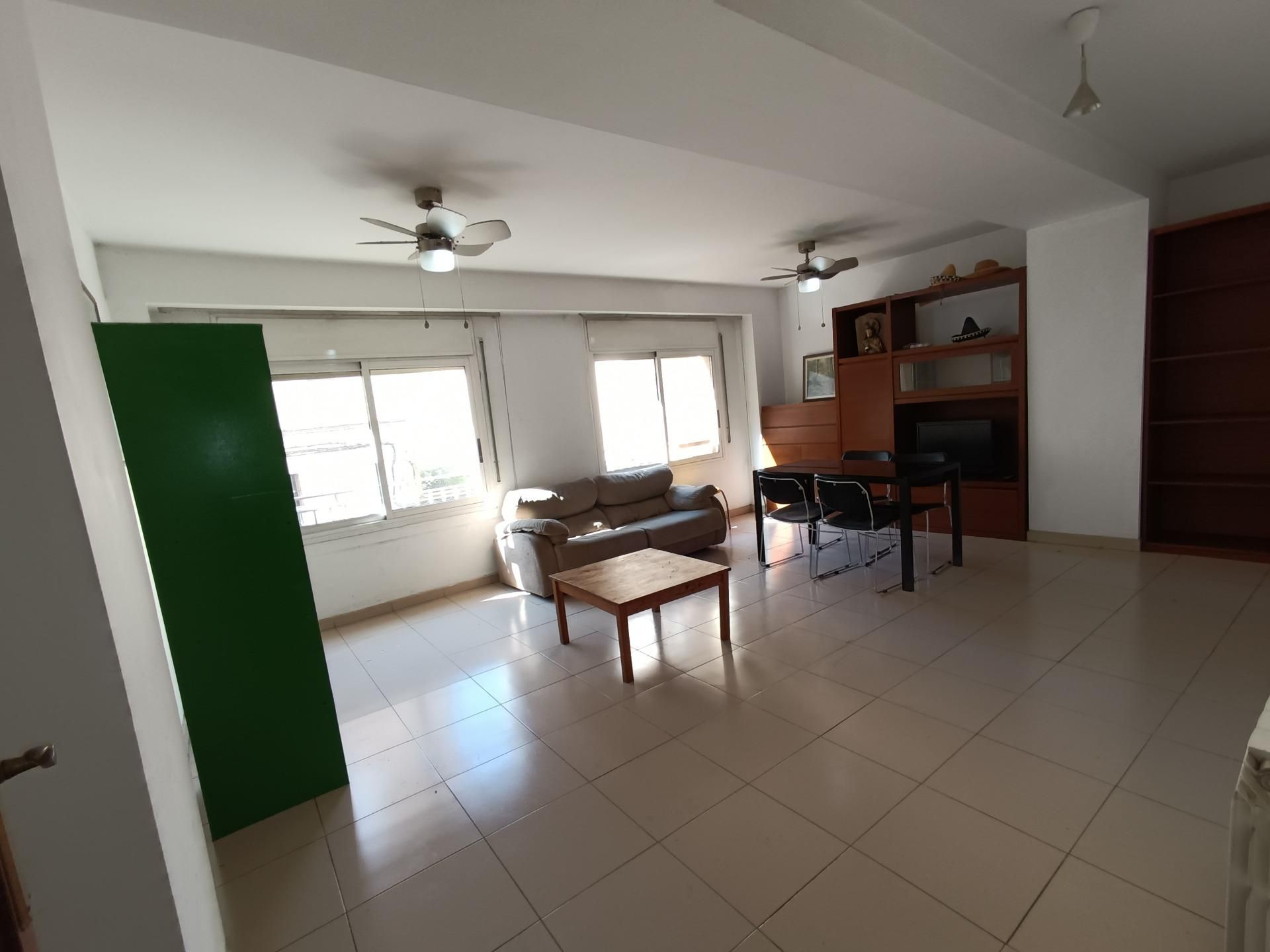 Living room of Flat for sale in L'Hospitalet de Llobregat  with Heating, Storage room and Alarm