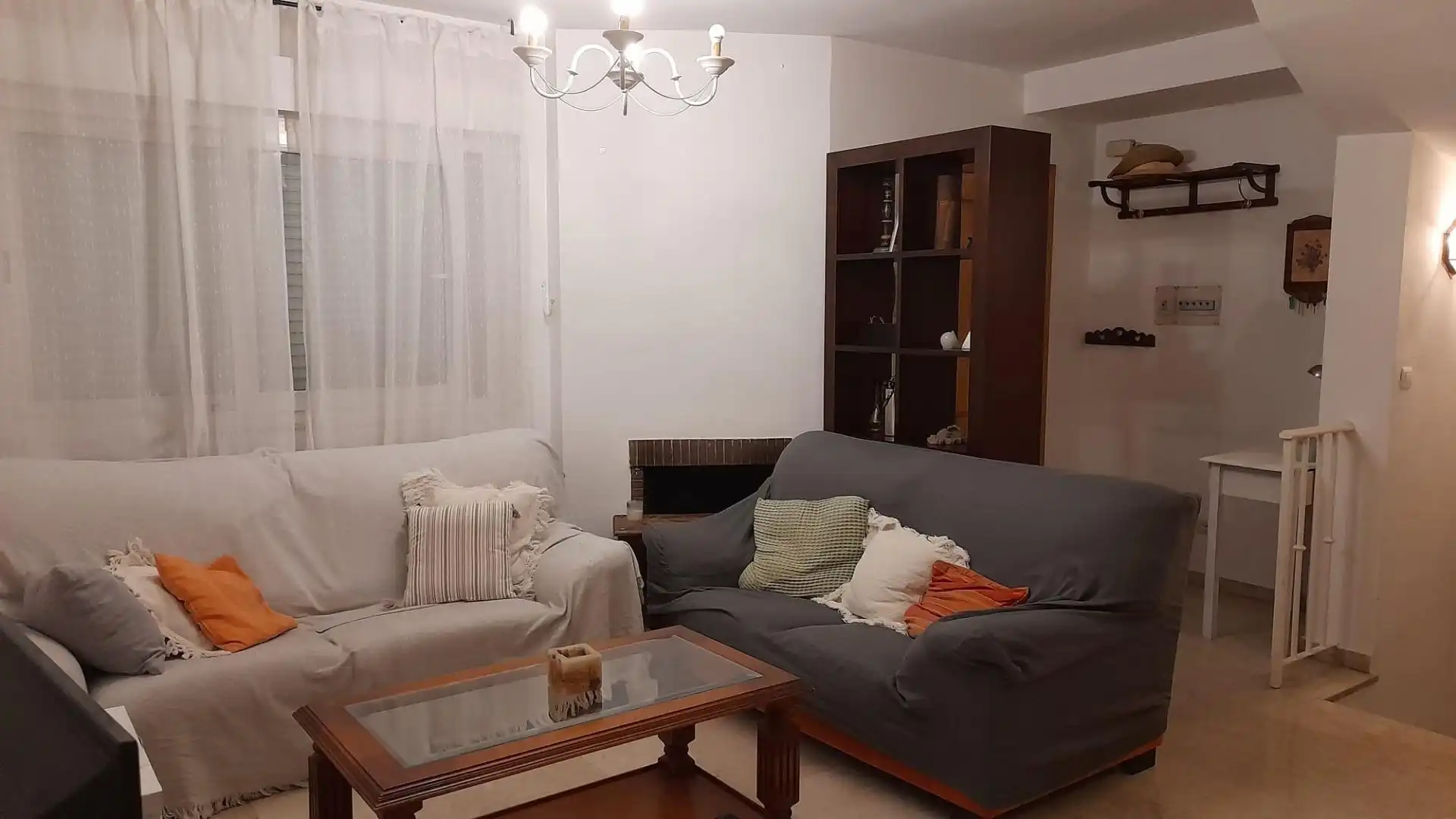 Sala d'estar de Casa o xalet de lloguer en Granada amb Calefacció, Jardí privat i Moblat