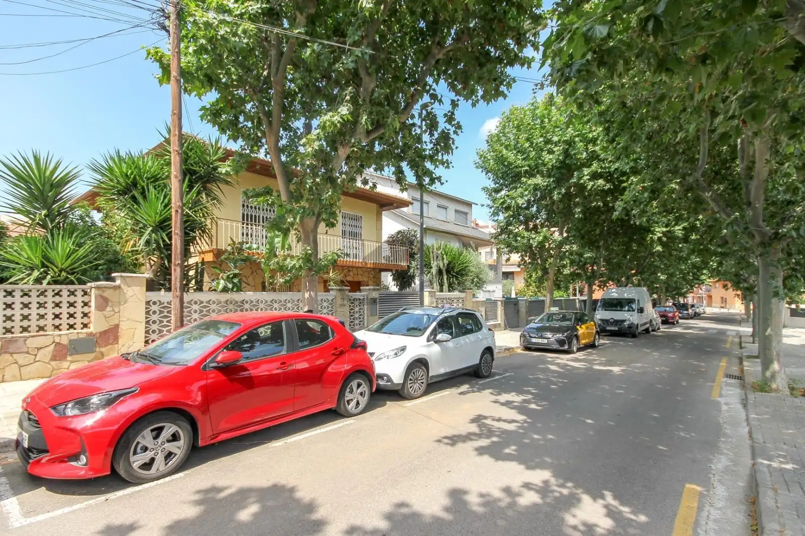 Außenansicht von Haus oder Chalet zum Verkauf in Barberà del Vallès mit Heizung, Privatgarten und Terrasse