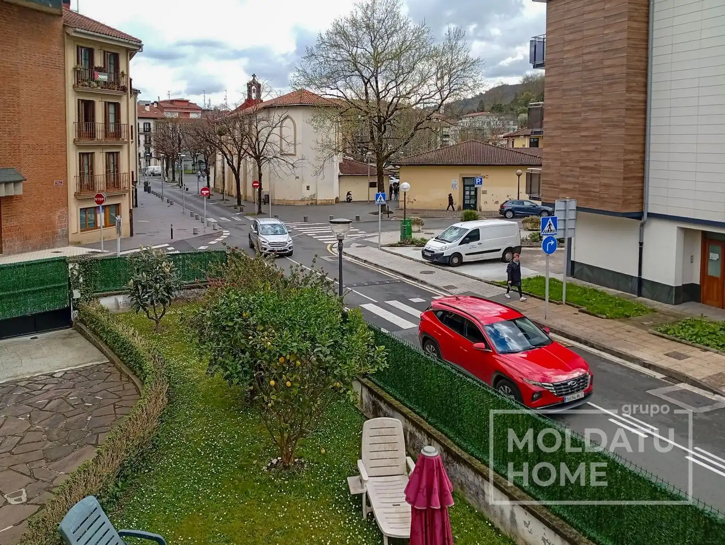 Vista exterior de Casa o xalet en venda en Irun  amb Calefacció, Jardí privat i Traster