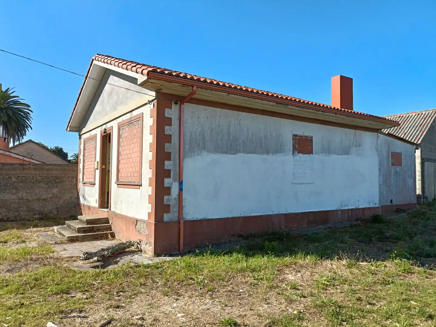 Vista exterior de Casa o xalet en venda en Bergondo amb Jardí privat i Traster