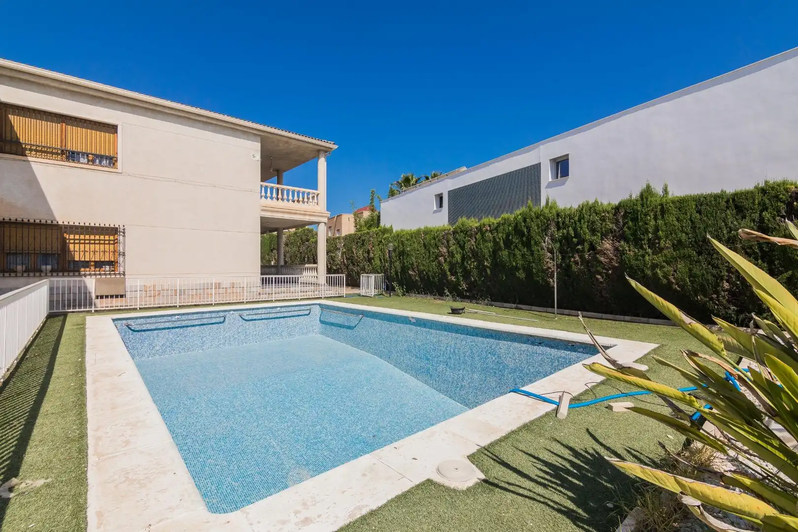 Piscina de Casa o xalet en venda en Elche / Elx amb Jardí privat, Terrassa i Piscina