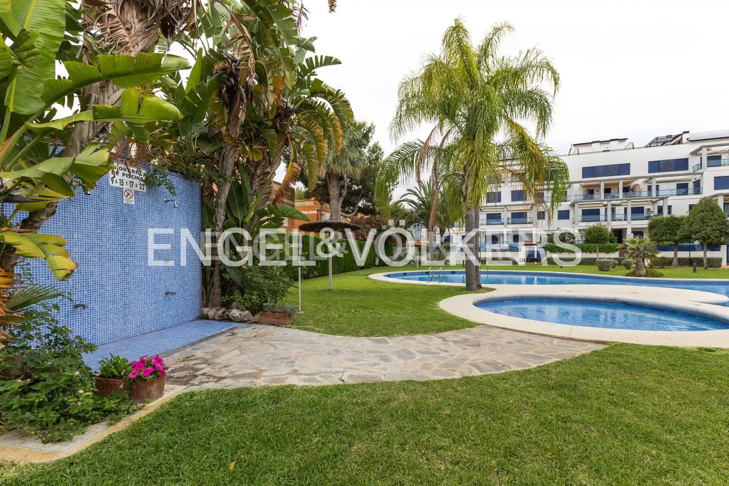Piscina de Piso en venta en Dénia con Aire acondicionado, Calefacción y Piscina