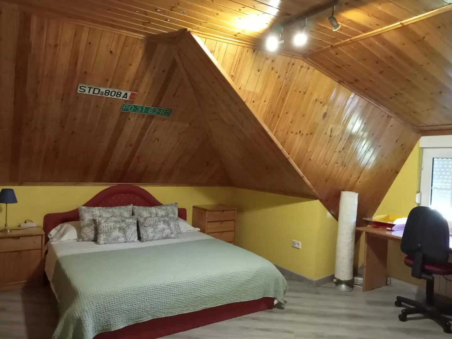 Habitación de Casa o chalet en venta en Vilagarcía de Arousa con Calefacción, Piscina y Balcón