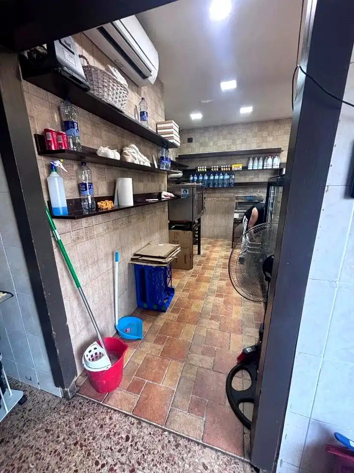 Cocina de Local en venta en Barcelona con Aire acondicionado