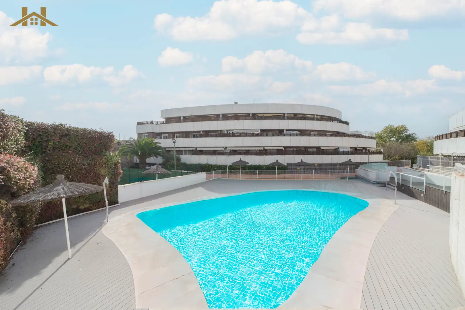 Schwimmbecken von Wohnung zum Verkauf in Boadilla del Monte mit Klimaanlage, Heizung und Terrasse