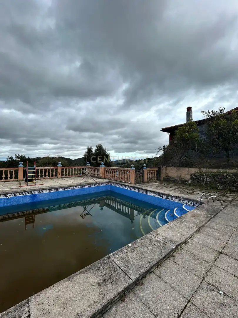 Piscina de Casa o xalet en venda en Cáceres amb Jardí privat i Piscina