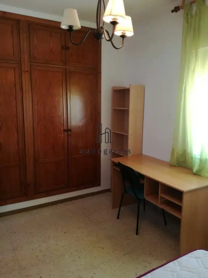 Habitación de Piso de alquiler en Badajoz con Amueblado y Balcón