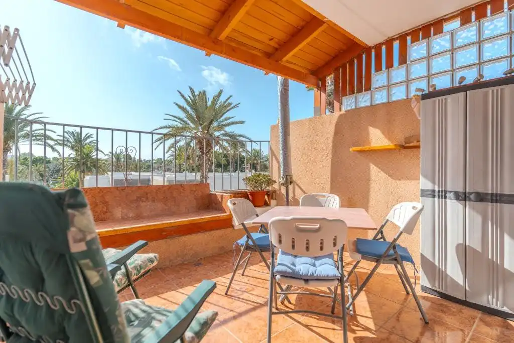 Terrasse von Wohnungen zum Verkauf in Arona mit Privatgarten, Terrasse und Möbliert