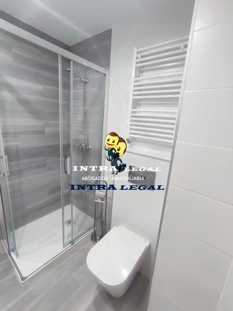 Baño de Piso para compartir en Salamanca con Calefacción, Terraza y Amueblado