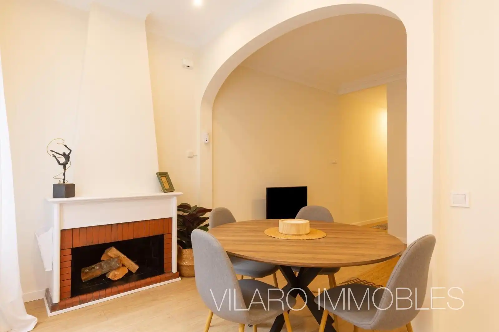 Sala d'estar de Casa adosada en venda en Terrassa amb Calefacció, Parquet i Terrassa