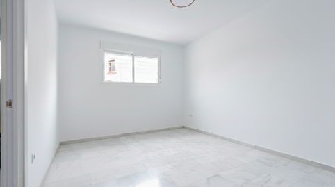 Foto 3 de Piso en venta en Calle Manzanilla, 2, Balcón de Sevilla - Atalaya - La Uva - La Extremeña, Camas