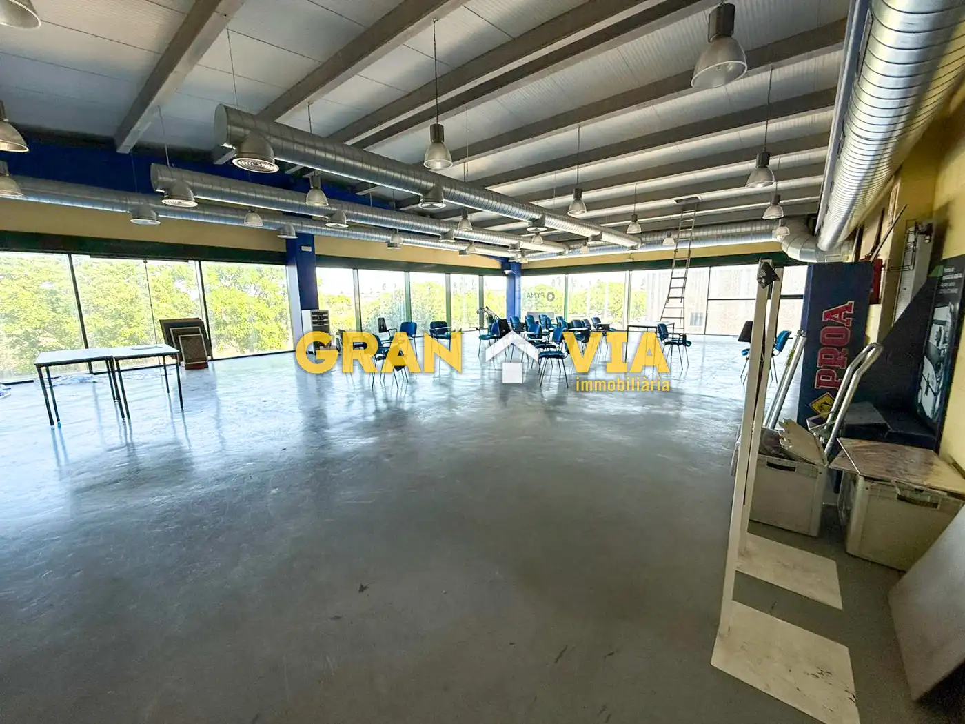 Nau industrial de lloguer en Figueres