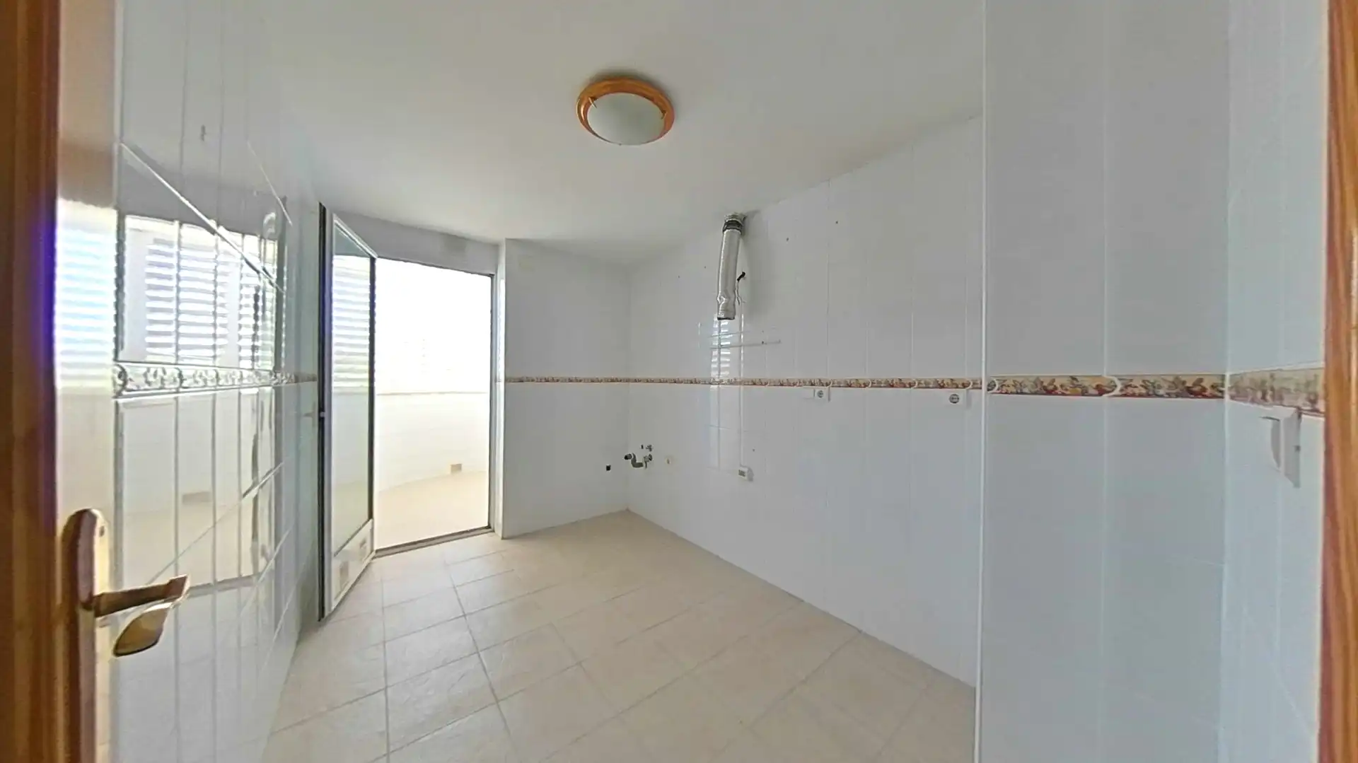 Baño de Piso en venta en Benidorm con Terraza y Balcón