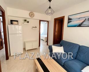 Living room of Flat for sale in Salamanca Capital  with Heating, Storage room and Furnished