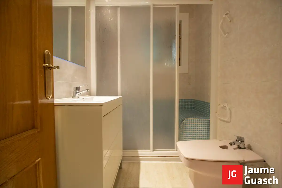 Bathroom of Ground floor for sale in Sant Jordi