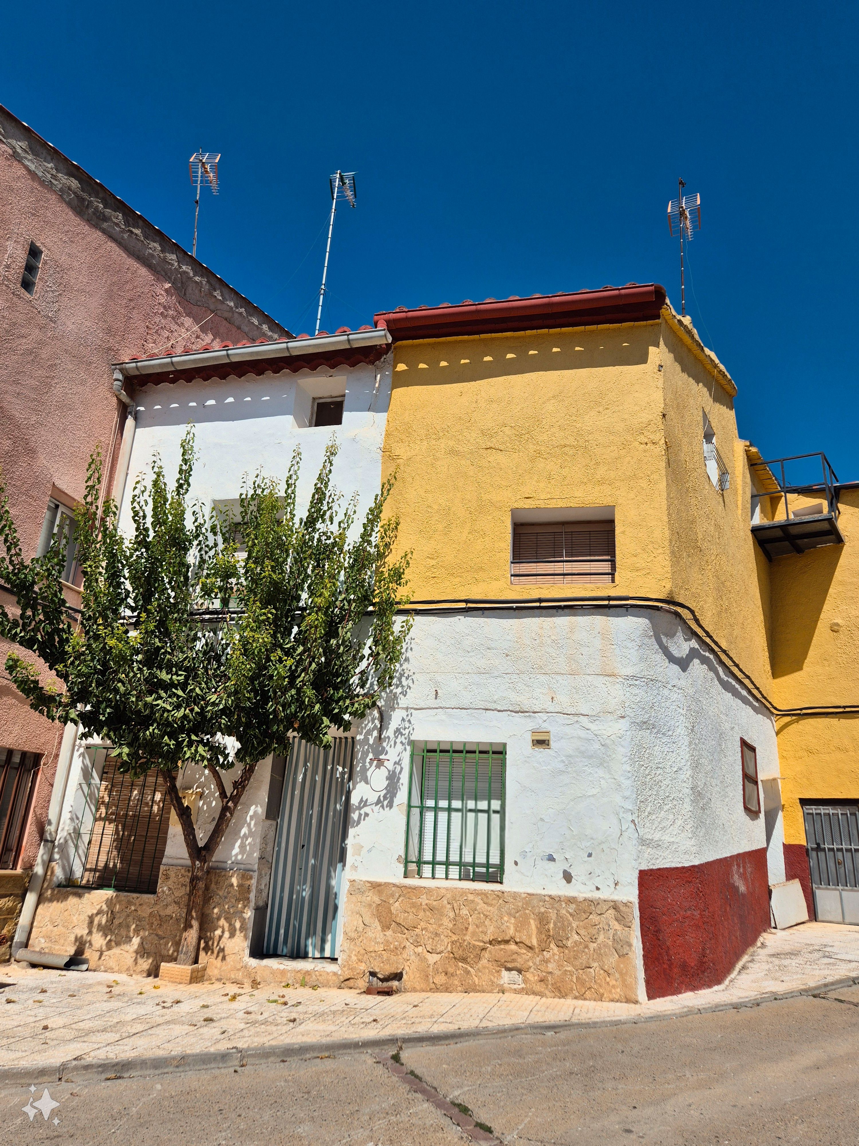 Exterior view of House or chalet for sale in Plenas  with Furnished