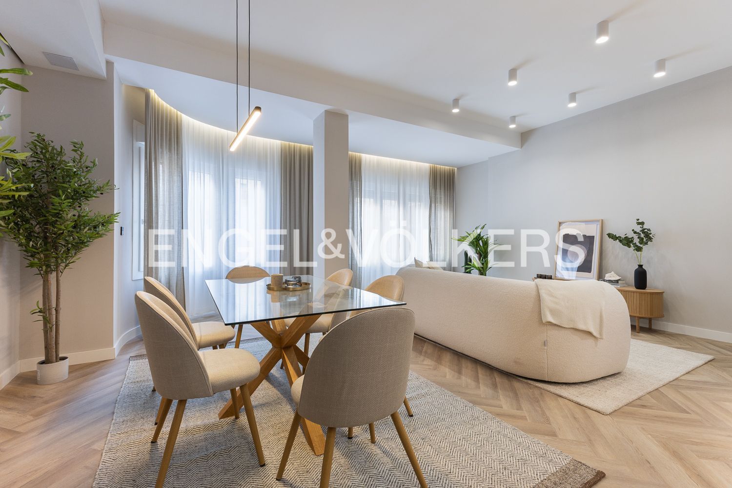 Dining room of Apartment for sale in  Valencia Capital  with Air Conditioner, Heating and Parquet flooring