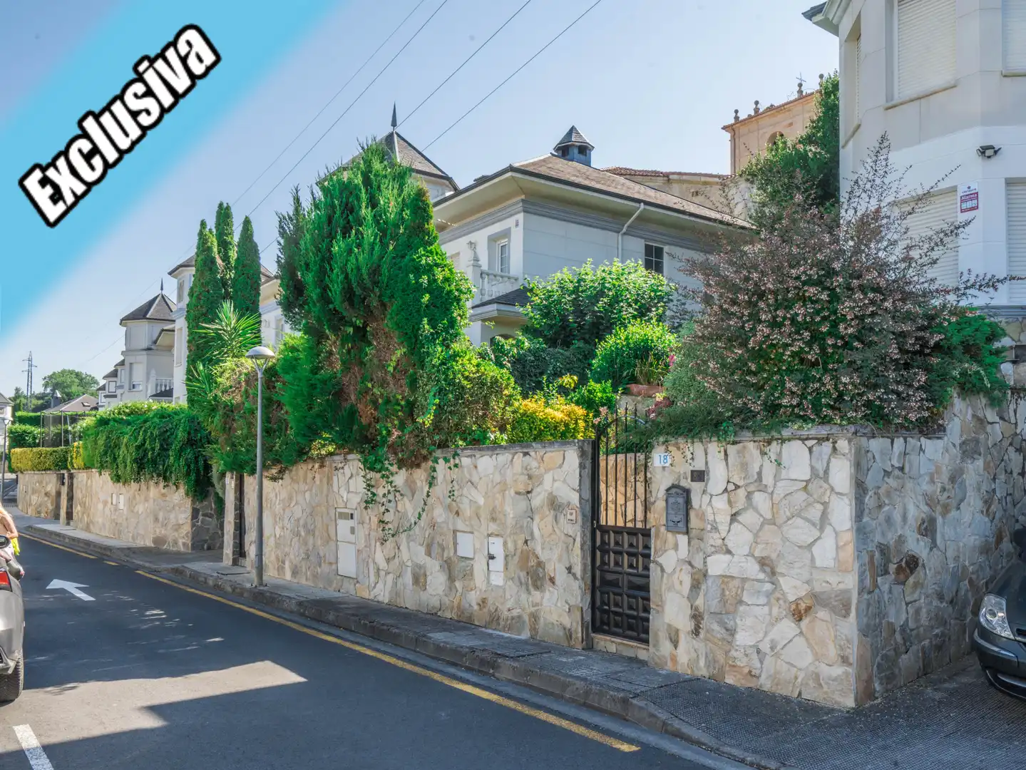 Vista exterior de Casa o xalet en venda en Bárcena de Cicero amb Calefacció, Jardí privat i Terrassa