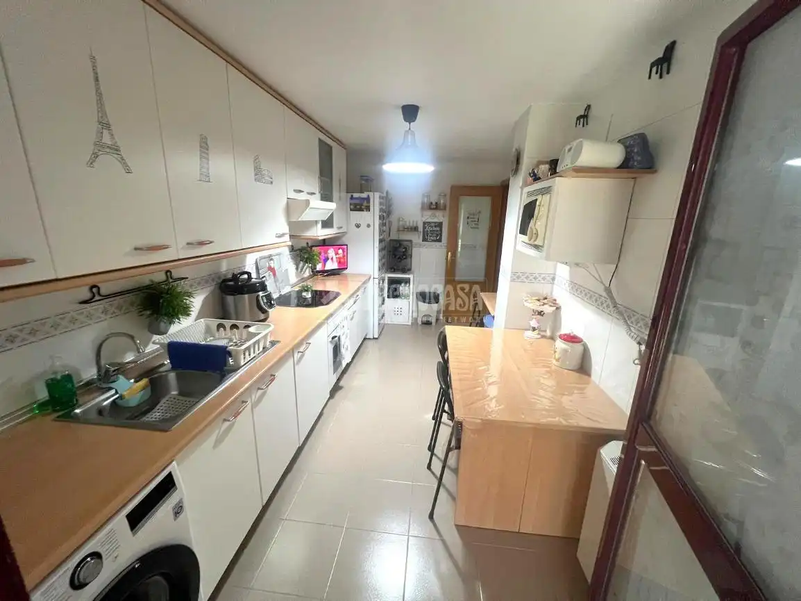 Cocina de Piso en venta en Parla con Aire acondicionado, Calefacción y Parquet