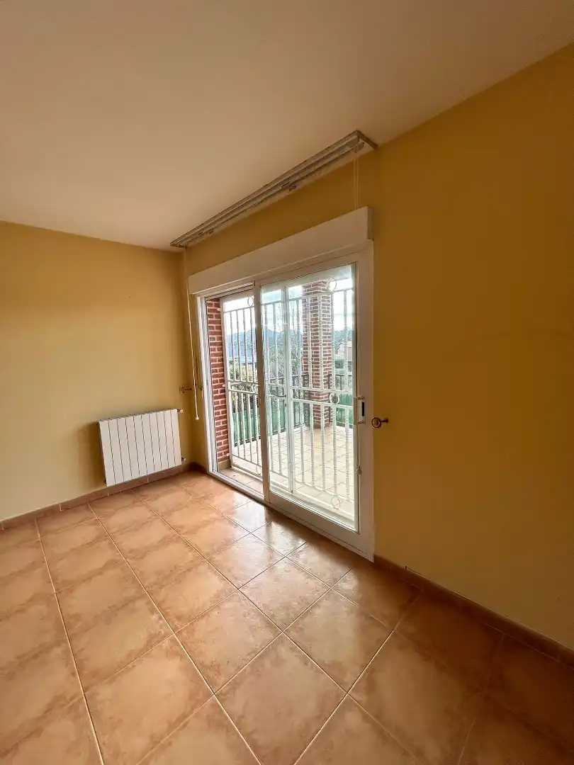 Detached homes for sale in Robledo de Chavela  with Heating, Private garden and Terrace