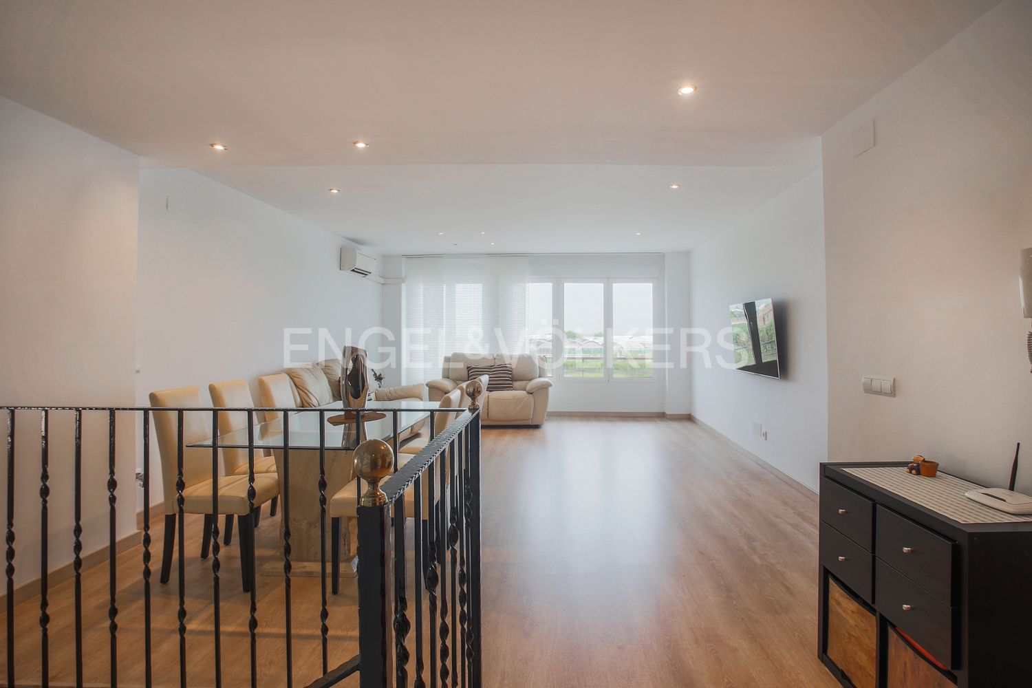 Living room of Duplex for sale in Sueca  with Air Conditioner, Heating and Furnished