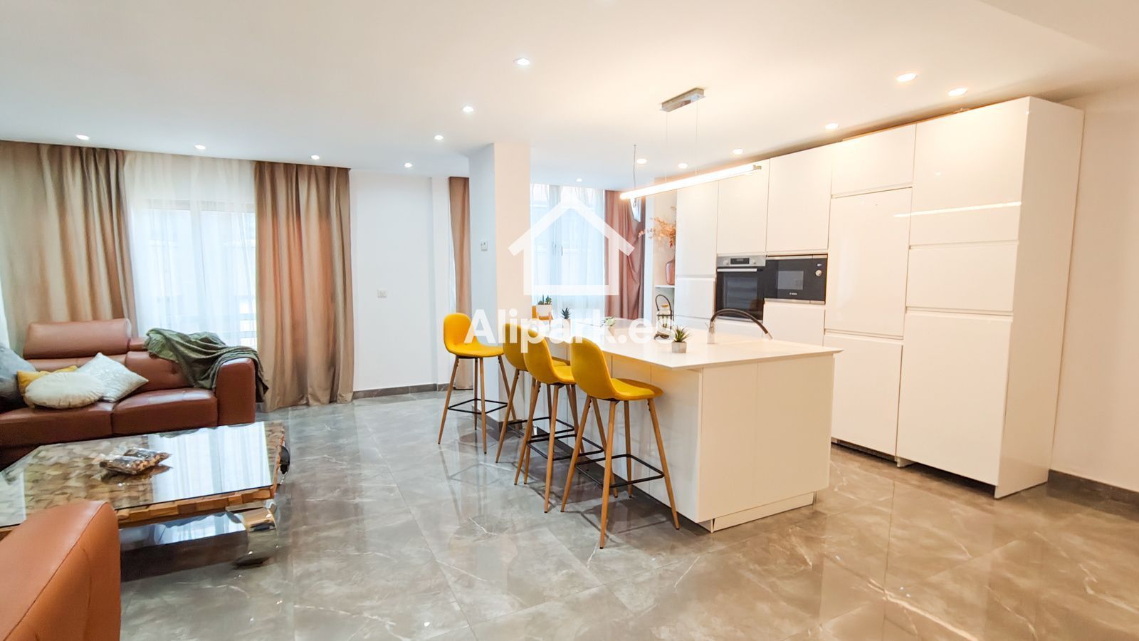 Piso de alquiler en Pintor Aparicio, Ensanche - Diputación