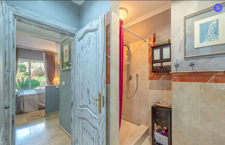 Baño de Casa o chalet en venta en Istán con Aire acondicionado, Jardín privado y Piscina