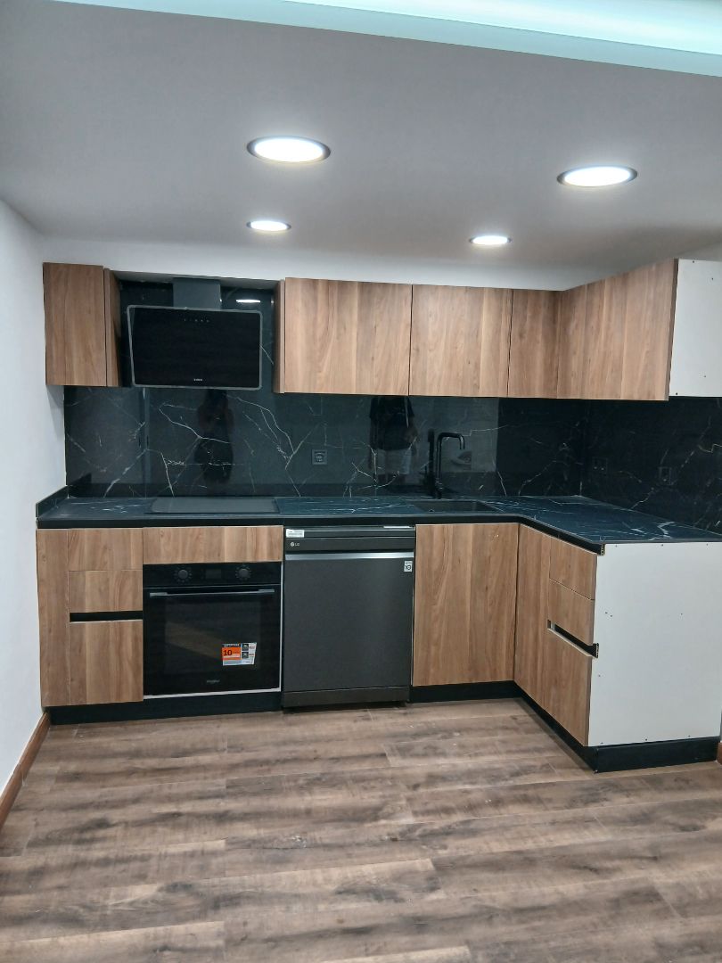 Cuina de Dúplex en venda en Vilanova i la Geltrú amb Aire condicionat, Parquet i Terrassa