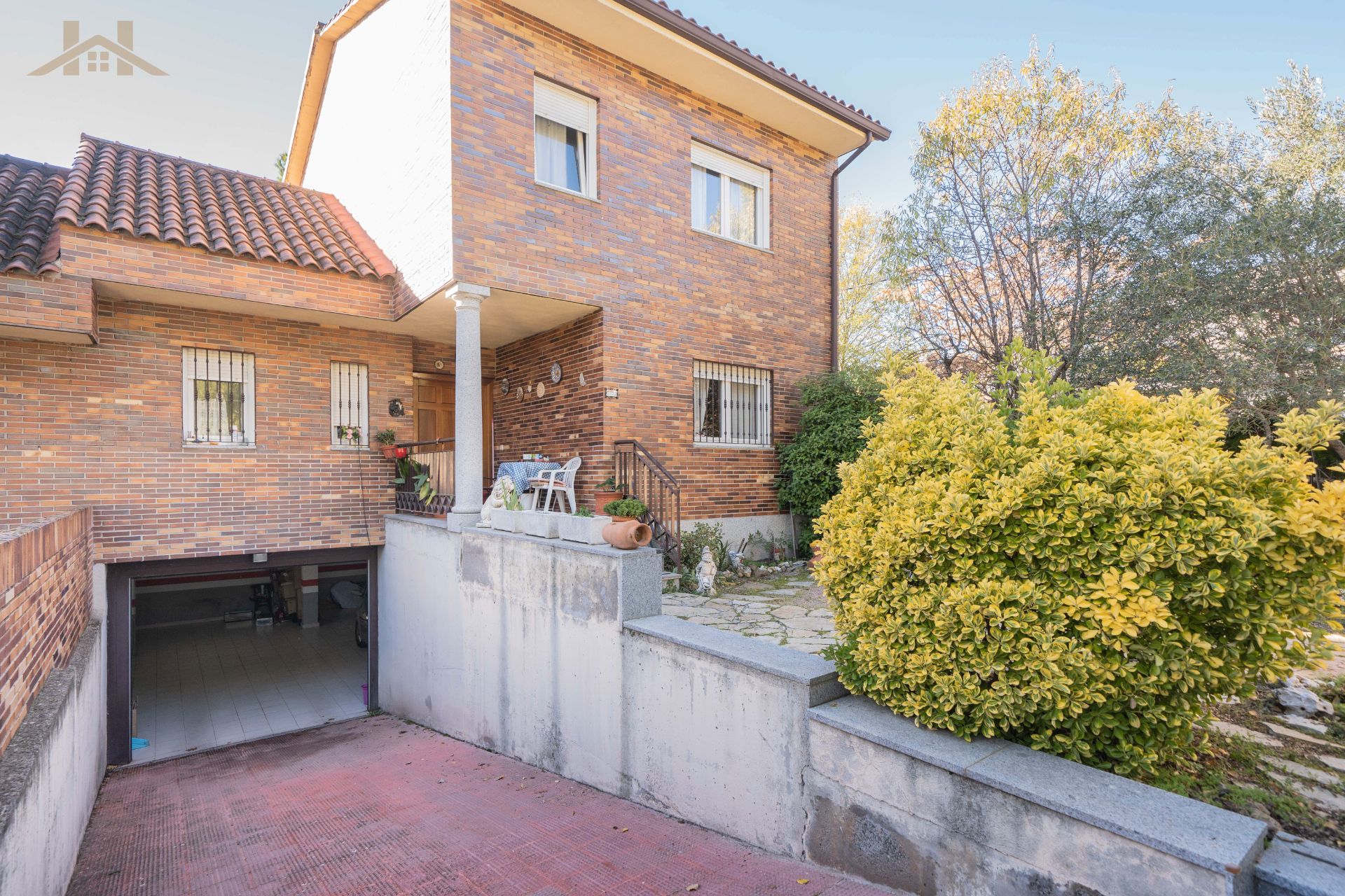 Exterior view of House or chalet for sale in Torrelodones  with Heating, Private garden and Parquet flooring