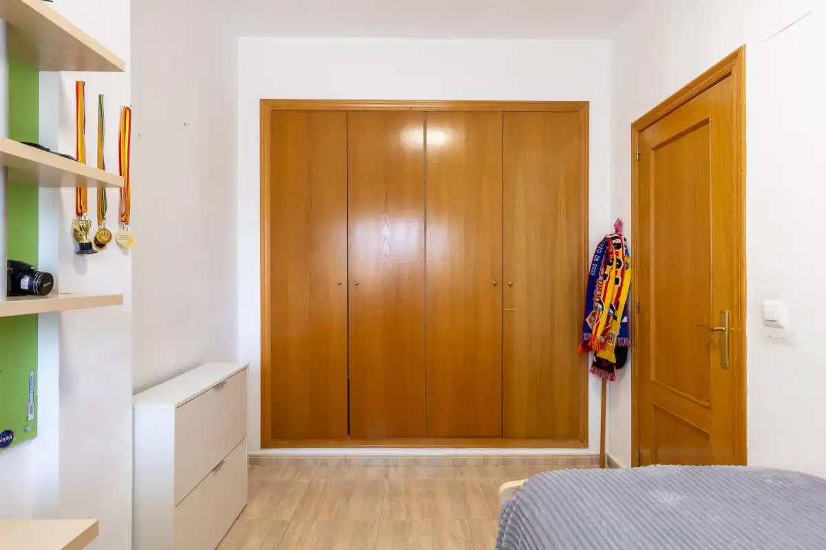 Dormitori de Casa adosada de lloguer en Turís amb Aire condicionat, Calefacció i Terrassa