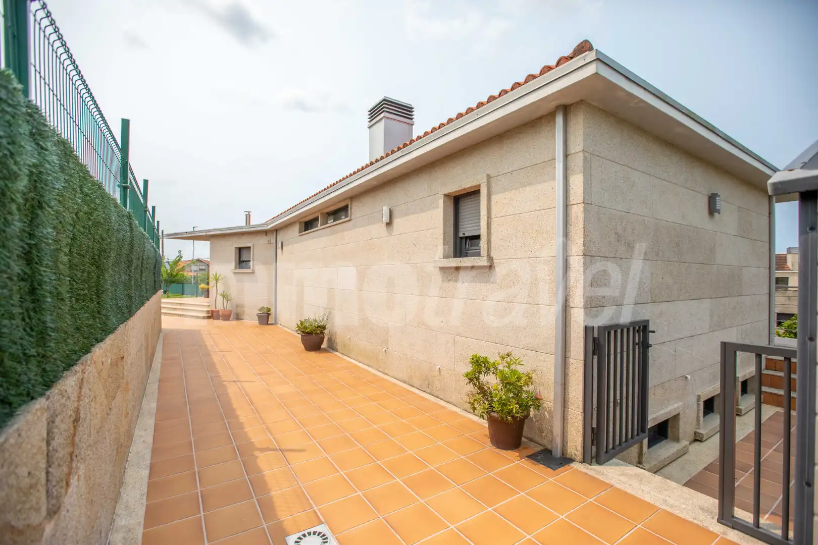 Vista exterior de Casa o chalet en venta en Sanxenxo con Calefacción, Jardín privado y Parquet