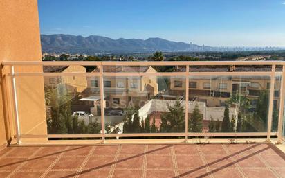 Vista exterior de Casa adosada en venda en L'Alfàs del Pi amb Aire condicionat, Calefacció i Jardí privat