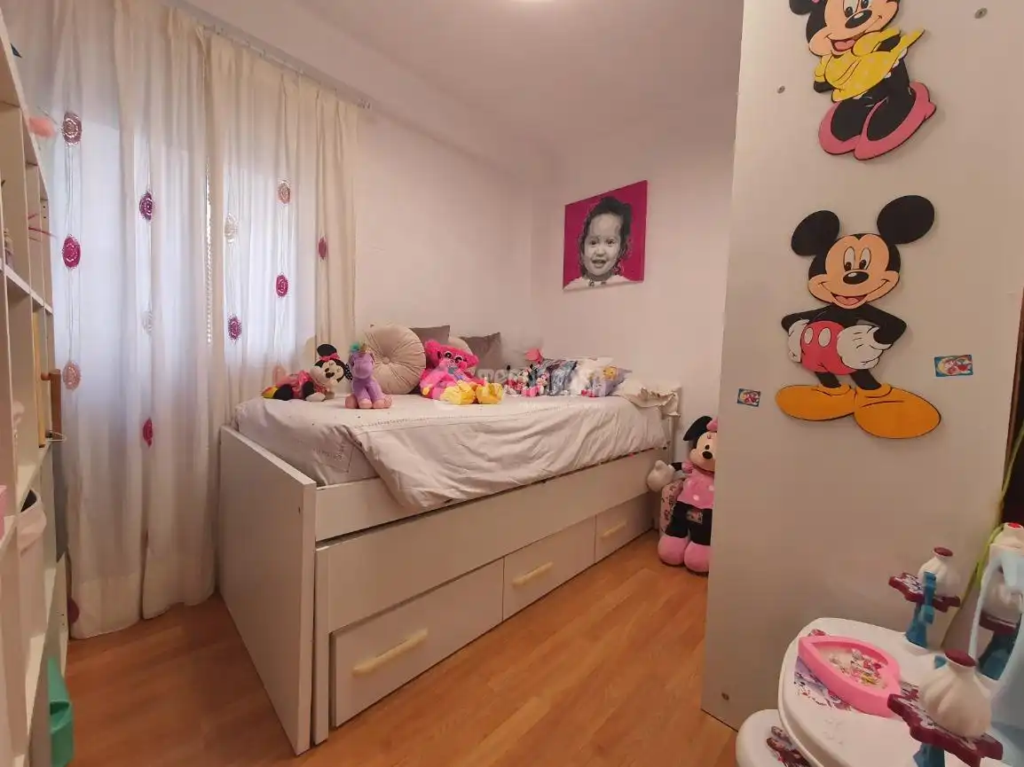 Bedroom of Flat for sale in Valencia  with Air Conditioner, Parquet flooring and Balcony