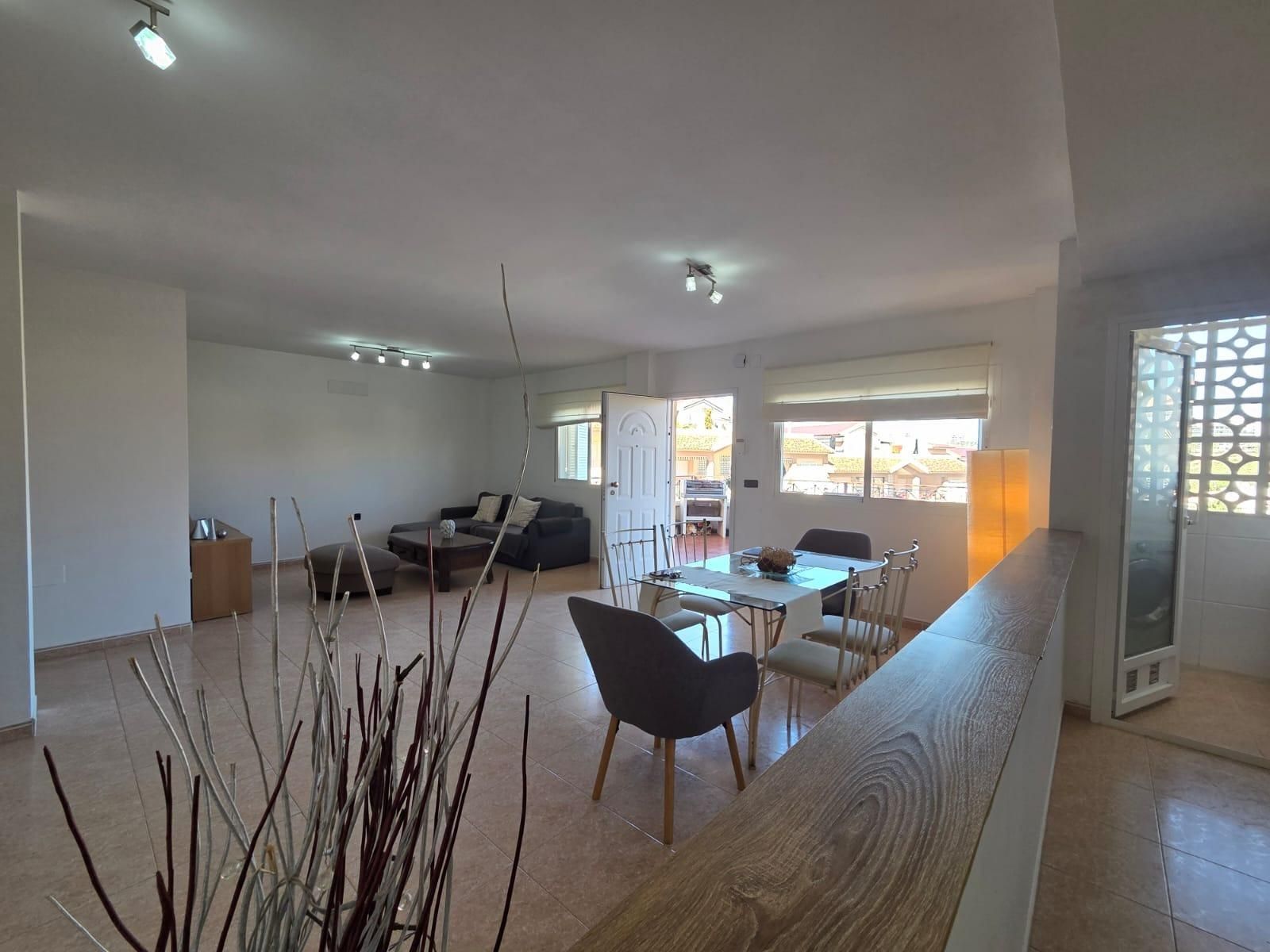 Sala de estar de Apartamento en venta en Santa Pola con Terraza, Amueblado y Alarma