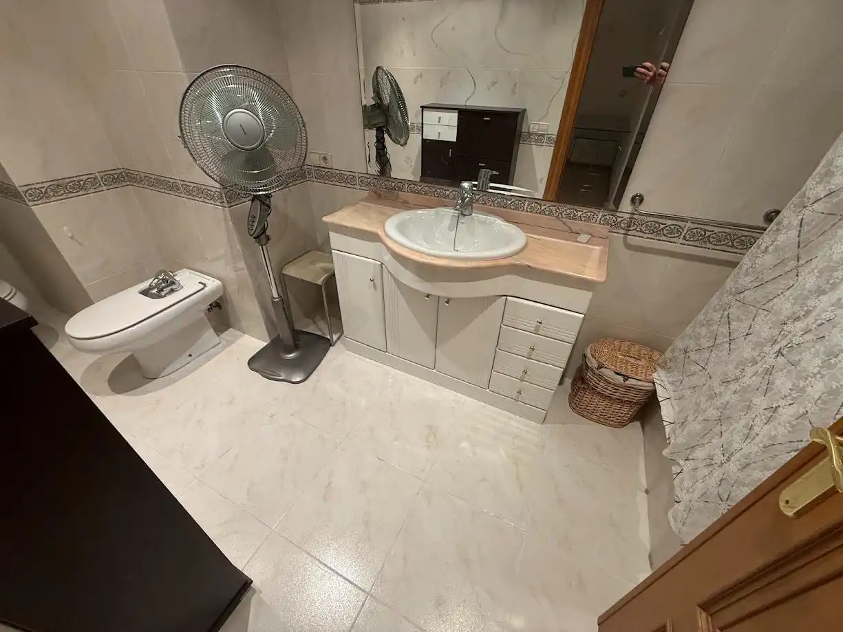 Bathroom of Flat for rent in Mislata  with Furnished and Balcony