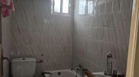 Foto 5 de Casa adosada en venda a Calle Gila, 9, Casas del Castañar, Cáceres