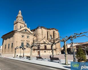 Vista exterior de Pis en venda en Nava del Rey amb Balcó