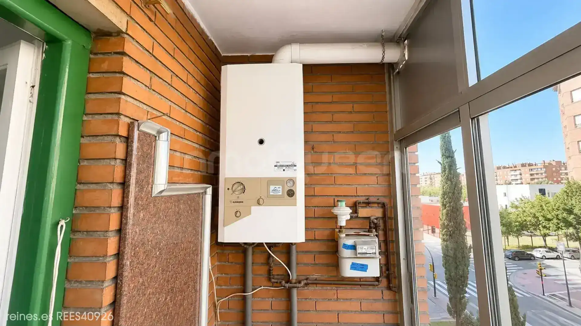 Exterior view of Flat for sale in Zaragoza  with Heating