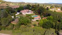 Vista exterior de Casa o xalet en venda en Les Franqueses del Vallès amb Terrassa i Piscina